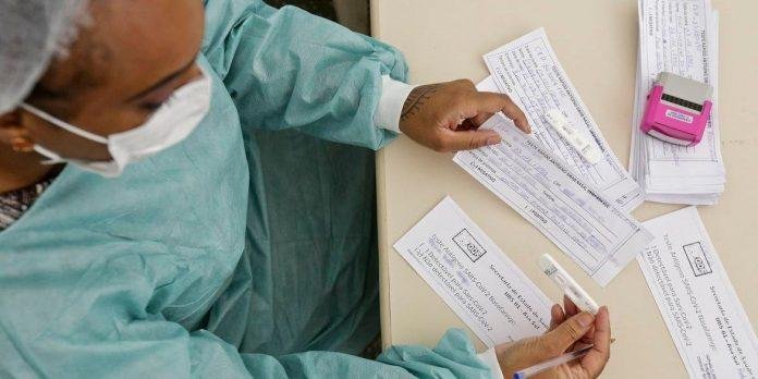 Brasil tem mais de 660 mil mortes por Covid