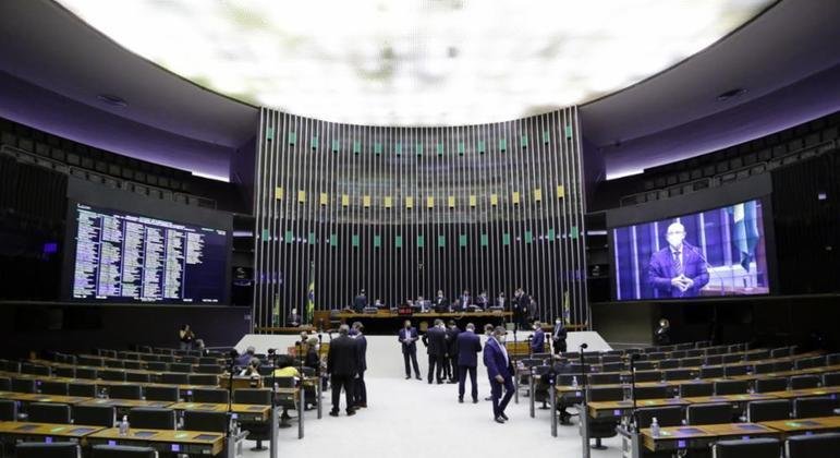 C&acirc;mara dos Deputados retomar&aacute; sess&otilde;es presenciais ap&oacute;s a P&aacute;scoa