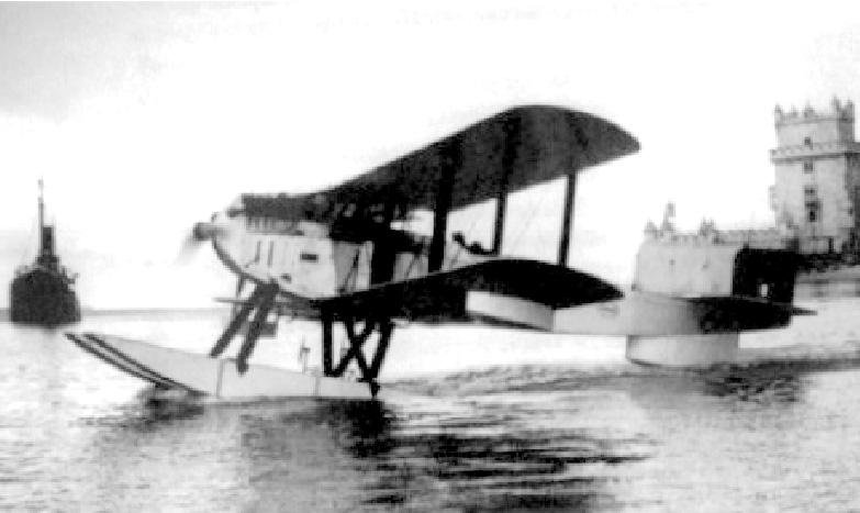 A primeira travessia a&eacute;rea do Atl&acirc;ntico Sul, raid a&eacute;reo Lisboa-Rio.