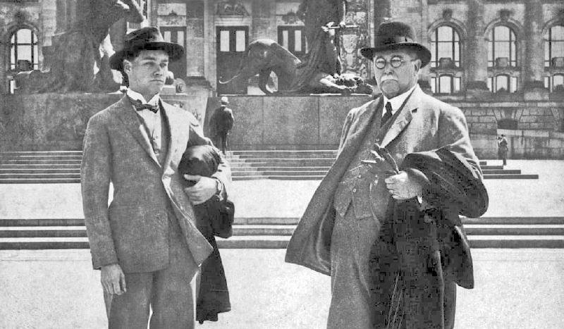 Carlos Foernges com seu filho Bruno Alfredo Foernges, na Alemanha.