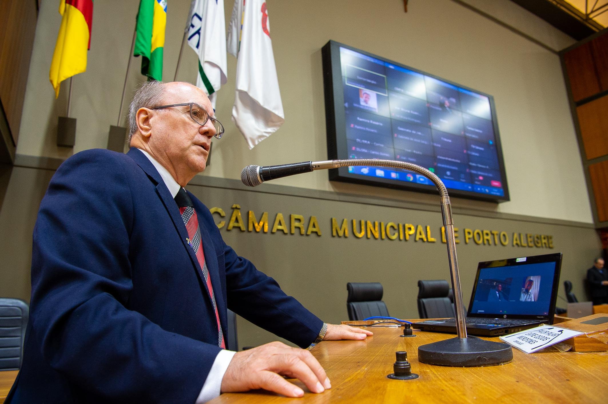 Apesar do MDB j&aacute; ter definido seu pr&eacute;-candidato ao governo do RS, Schirmer ainda busca viabilizar sua candidatura