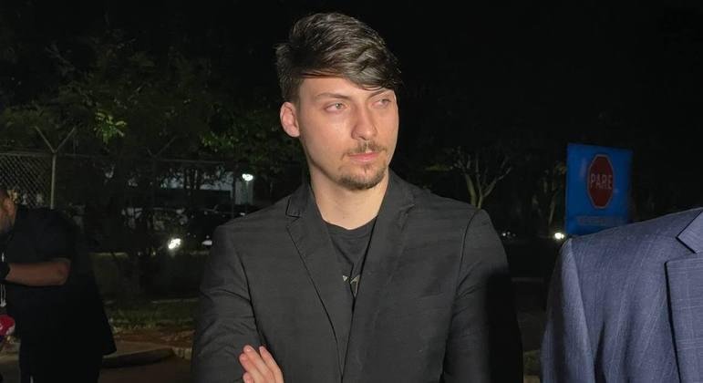 Jair Renan Bolsonaro &eacute; acusado de favorecimento de empresas junto ao governo federal