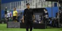 Contestado pela falta de resultados e por um desempenho ruim do time dentro de campo na temporada, o técnico do Inter Alexander Medina começa o Campeonato Brasileiro sob pressão