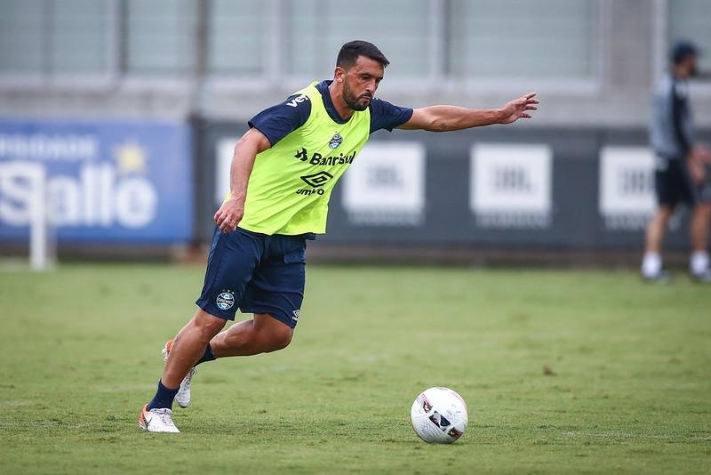 Edilson deve ser titular do Gr&ecirc;mio contra a Chapecoense