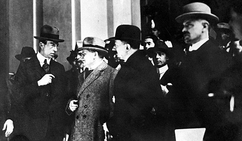 Chegada da delega&ccedil;&atilde;o russa para participar da confer&ecirc;ncia de Genova