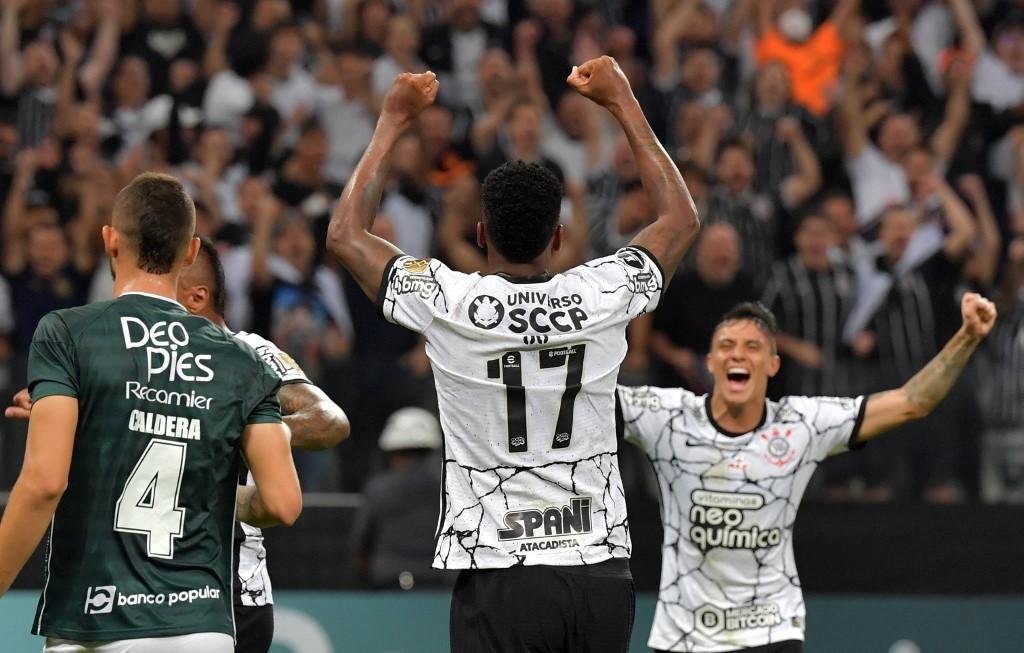 Gol em erro advers&aacute;rio aliviou press&atilde;o