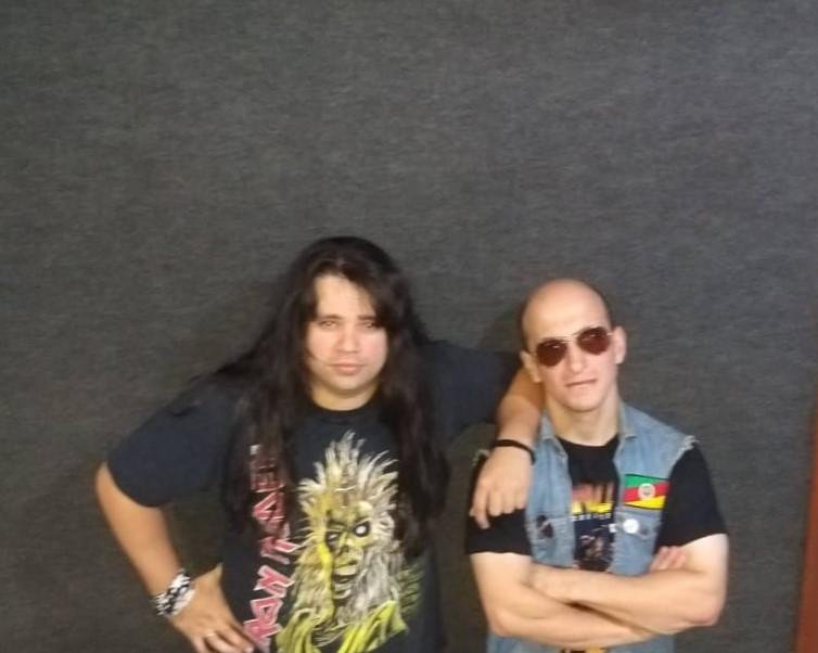 Trabalho da banda ter&aacute; dez m&uacute;sicas, incluindo as j&aacute; lan&ccedil;adas &ldquo;Velha Estrada&rdquo; e &ldquo;Hey Menina&rdquo;