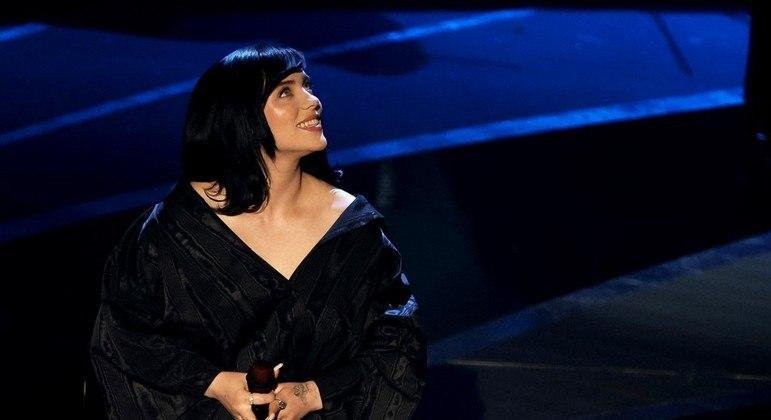 Billie Eilish &eacute; uma das atra&ccedil;&otilde;es deste s&aacute;bado