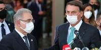 Não houve, por outro lado, um rebaixamento da pandemia para endemia, como anunciado por Bolsonaro