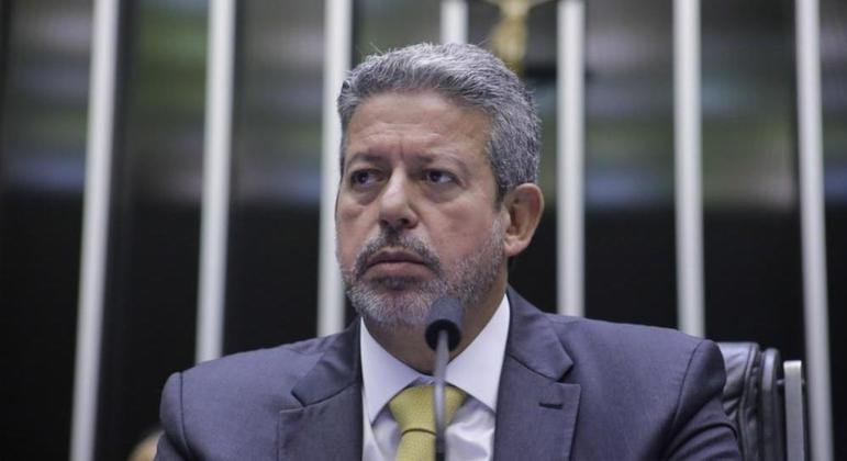 Arthur Lira afirmou que h&aacute; possiblidade de o congresso aumentar o Aux&iacute;lio Brasil