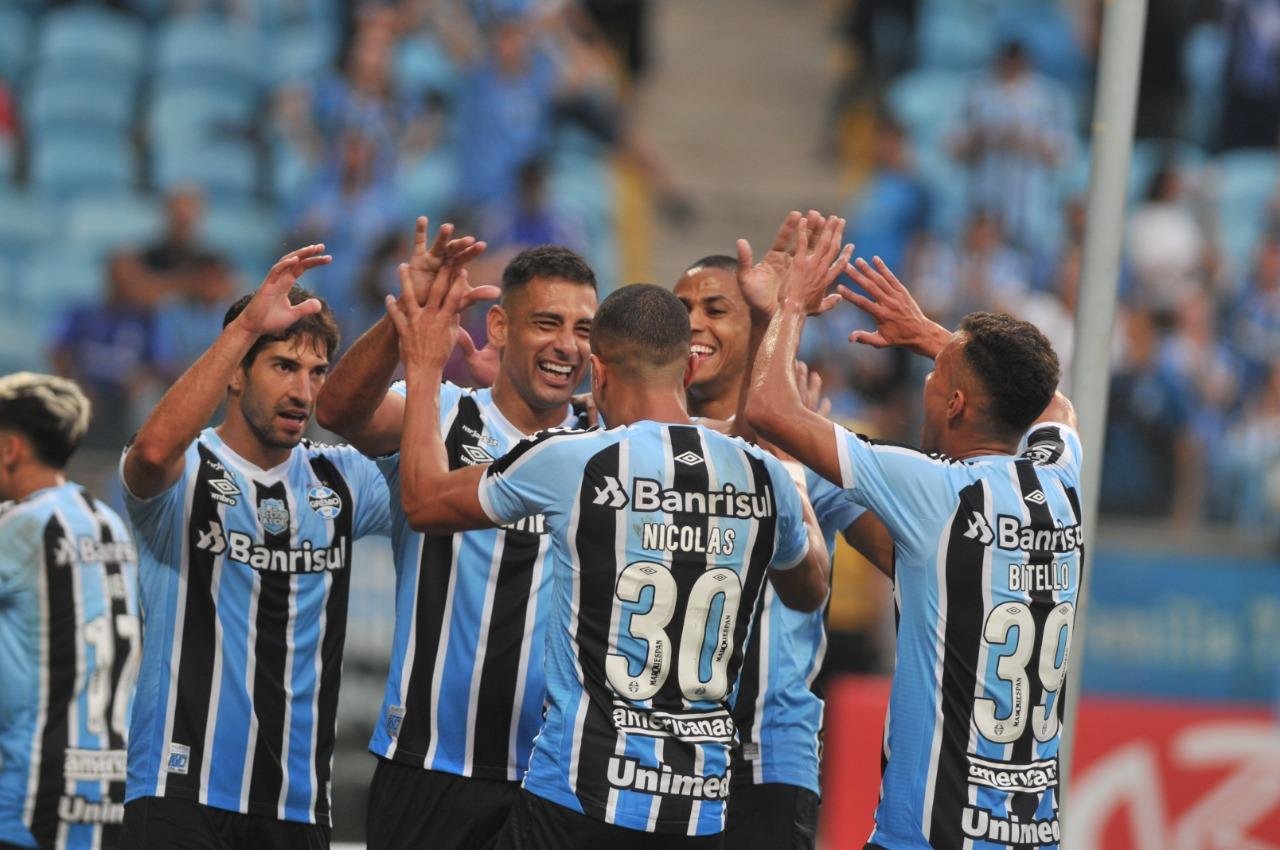 Gr&ecirc;mio venceu por 3 a 1 com hat-trick de Diego Souza