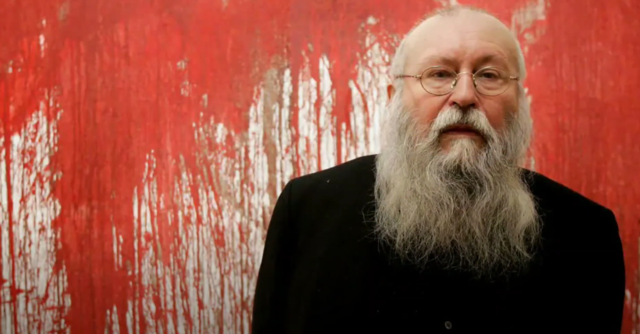 Pioneiro da body art, o austr&iacute;aco Hermann Nitsch morreu na segunda-feira (19), em Viena, aos 83 anos