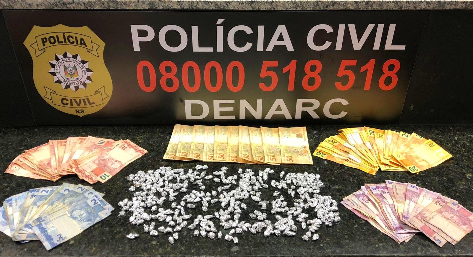 Flagrantes resultaram em mais de R$ 4 mil em dinheiro, cerca de 2,1 quilos de coca&iacute;na e 350 pedras de crack