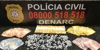 Flagrantes resultaram em mais de R$ 4 mil em dinheiro, cerca de 2,1 quilos de cocaína e 350 pedras de crack