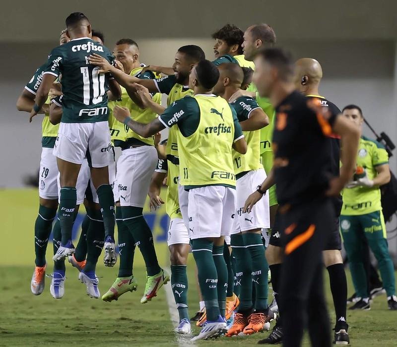 Palmeiras venceu cl&aacute;ssico contra o Corinthians