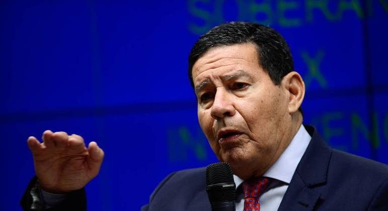 Mour&atilde;o criticou Barroso
