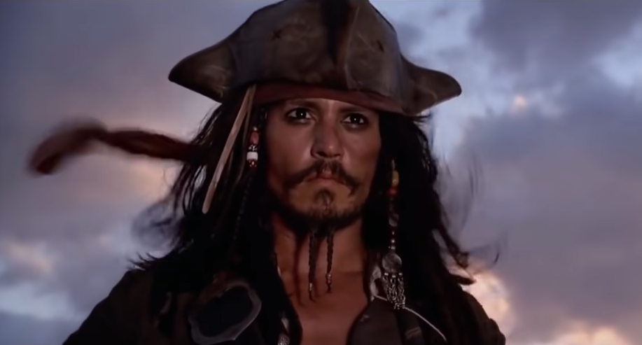 Johnny Depp d&aacute; vida ao personagem "Capit&atilde;o Jack Sparrow", na produ&ccedil;&atilde;o "Piratas do Caribe"