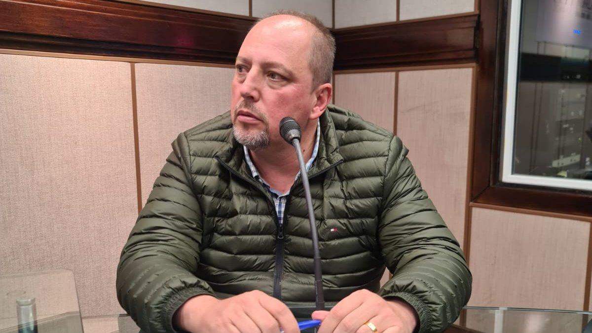 Alessandro Barcellos concedeu entrevista na R&aacute;dio Gua&iacute;ba nesta sexta-feira