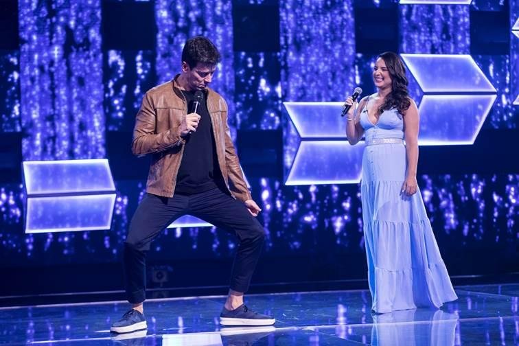 Rodrigo Faro diverte os participantes e o p&uacute;blico com suas performances no palco