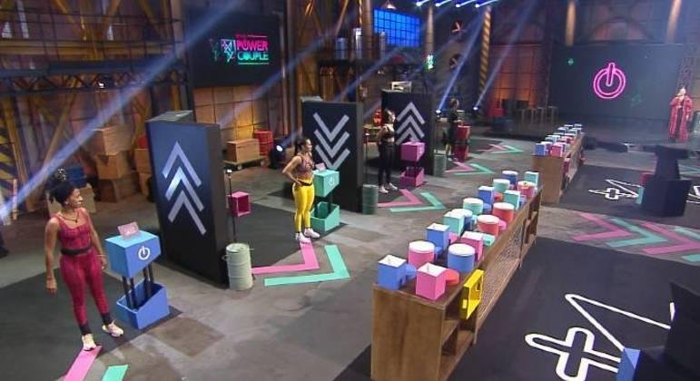 Mulheres realizam a primeira prova da temporada do Power Couple Brasil