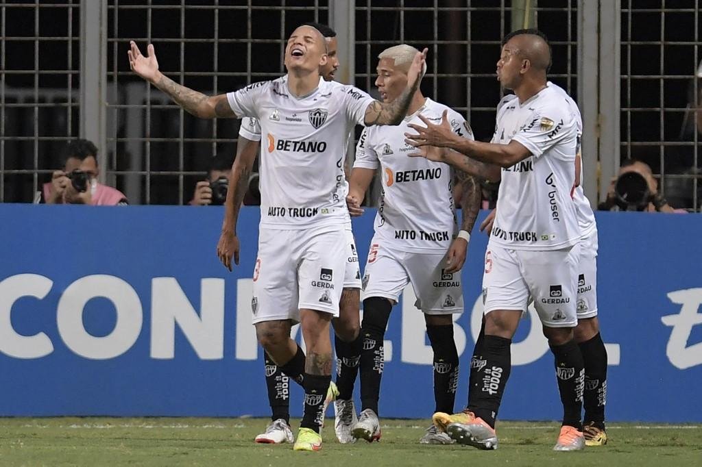 Atl&eacute;tico-MG fica mais perto das oitavas da Libertadores