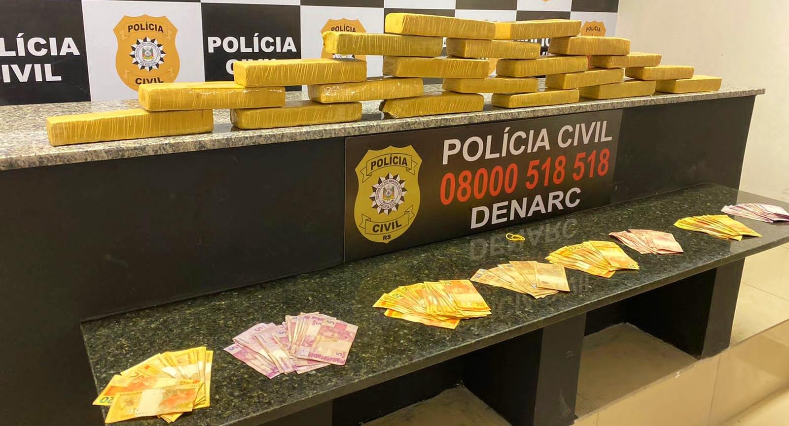 Em torno de R$ 3 mil em dinheiro foram tamb&eacute;m recolhidos