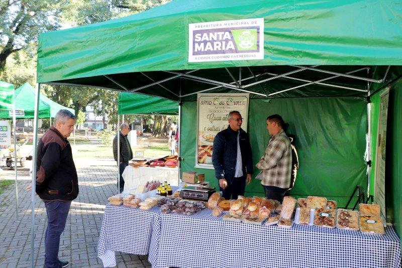 As estruturas possuem arma&ccedil;&atilde;o em a&ccedil;o galvanizado e lona imperme&aacute;vel