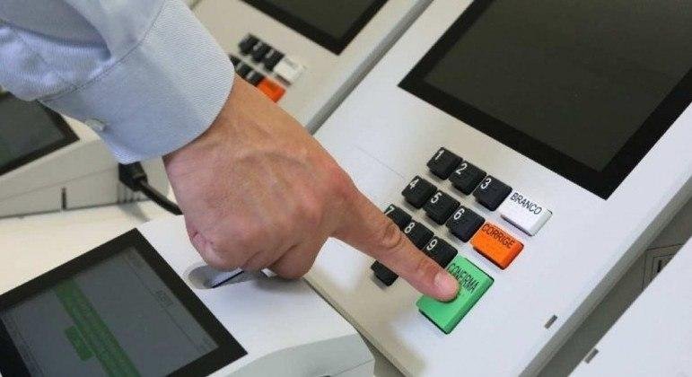Com as redes sociais, veicula&ccedil;&otilde;es representam um desafio cada vez maior para os candidatos
