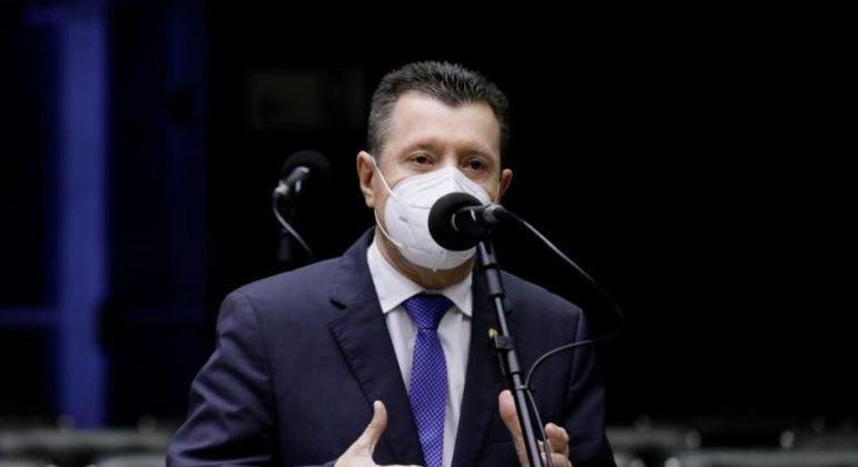 Jos&eacute; Nelto disse que pretende convidar o ministro da Defesa para prestar esclarecimentos