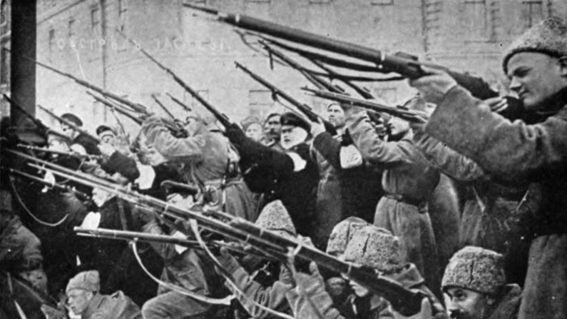 O governo do soviet executou 87 socialistas revolucion&aacute;rios russos.