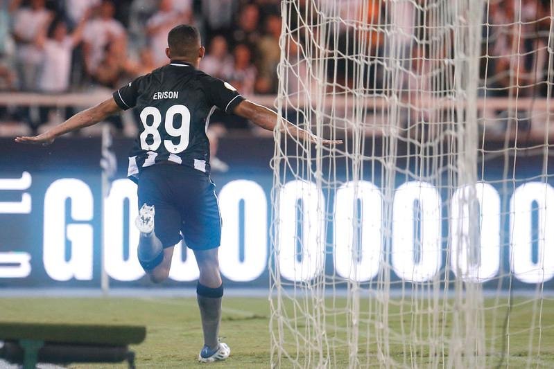 Erison marcou e Botafogo virou no fim