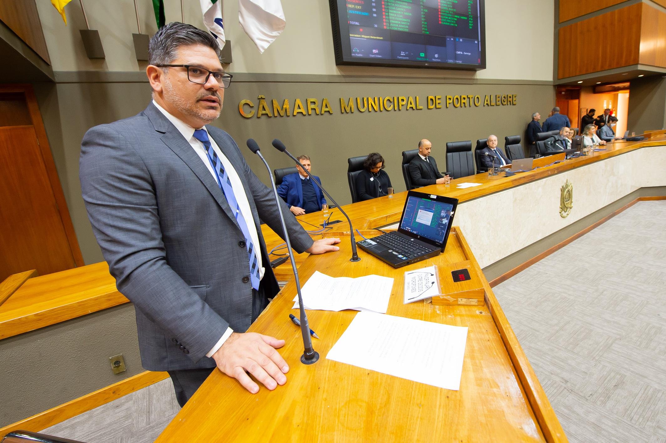 Presidente do Conrerp4, Luiz Fernando Mu&ntilde;oz Alves, discursou na Tribuna da C&acirc;mara