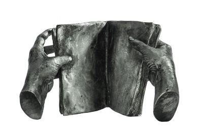 "Conhecimento", escultura em alum&iacute;nio de D&eacute;bora Irion