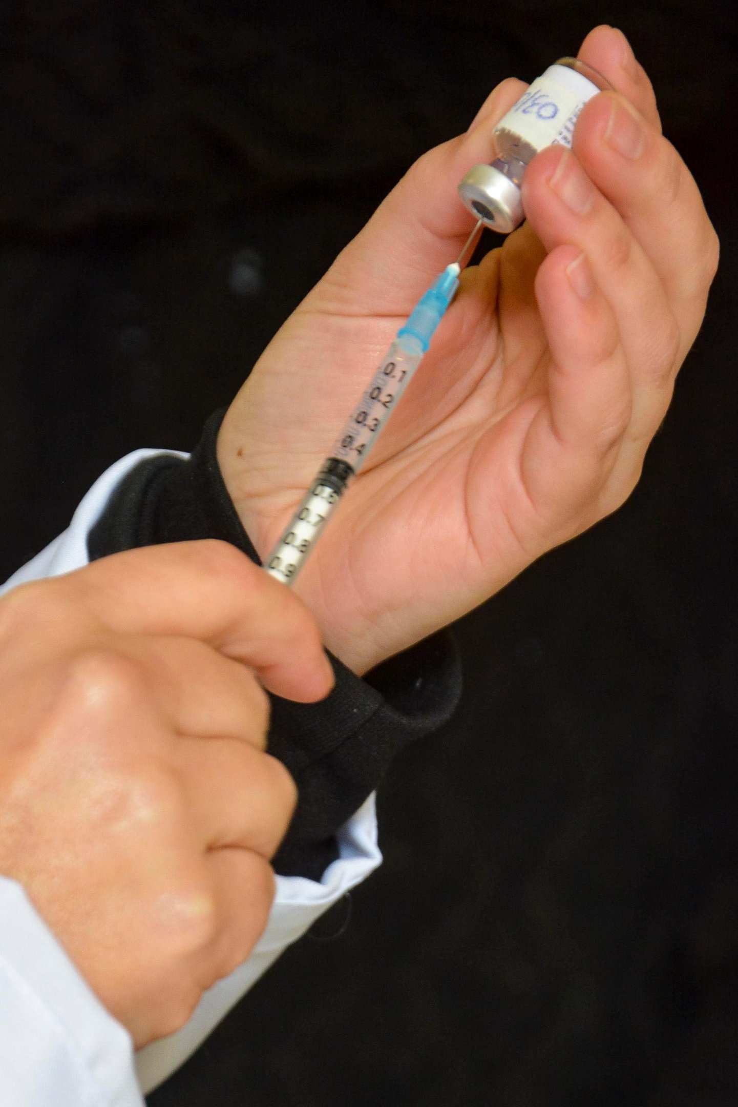 Munic&iacute;pio tamb&eacute;m iniciou a aplica&ccedil;&atilde;o da segunda dose de refor&ccedil;o para maiores de 60 anos