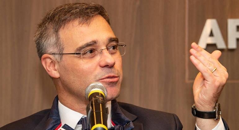 O Ministro do STF Andr&eacute; Mendon&ccedil;a em aula magna na sede da Apamagis