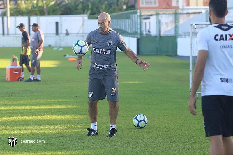 Fl&aacute;vio de Oliveira vai voltar a trabalhar com Mano Menezes
