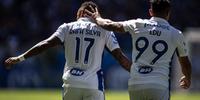 Cruzeiro vence o Sampaio Correa e segue líder da Série B