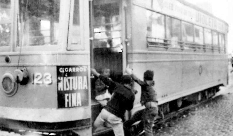 Usu&aacute;rios dos bondes queixavam-se contra a pressa dos motorneiros.