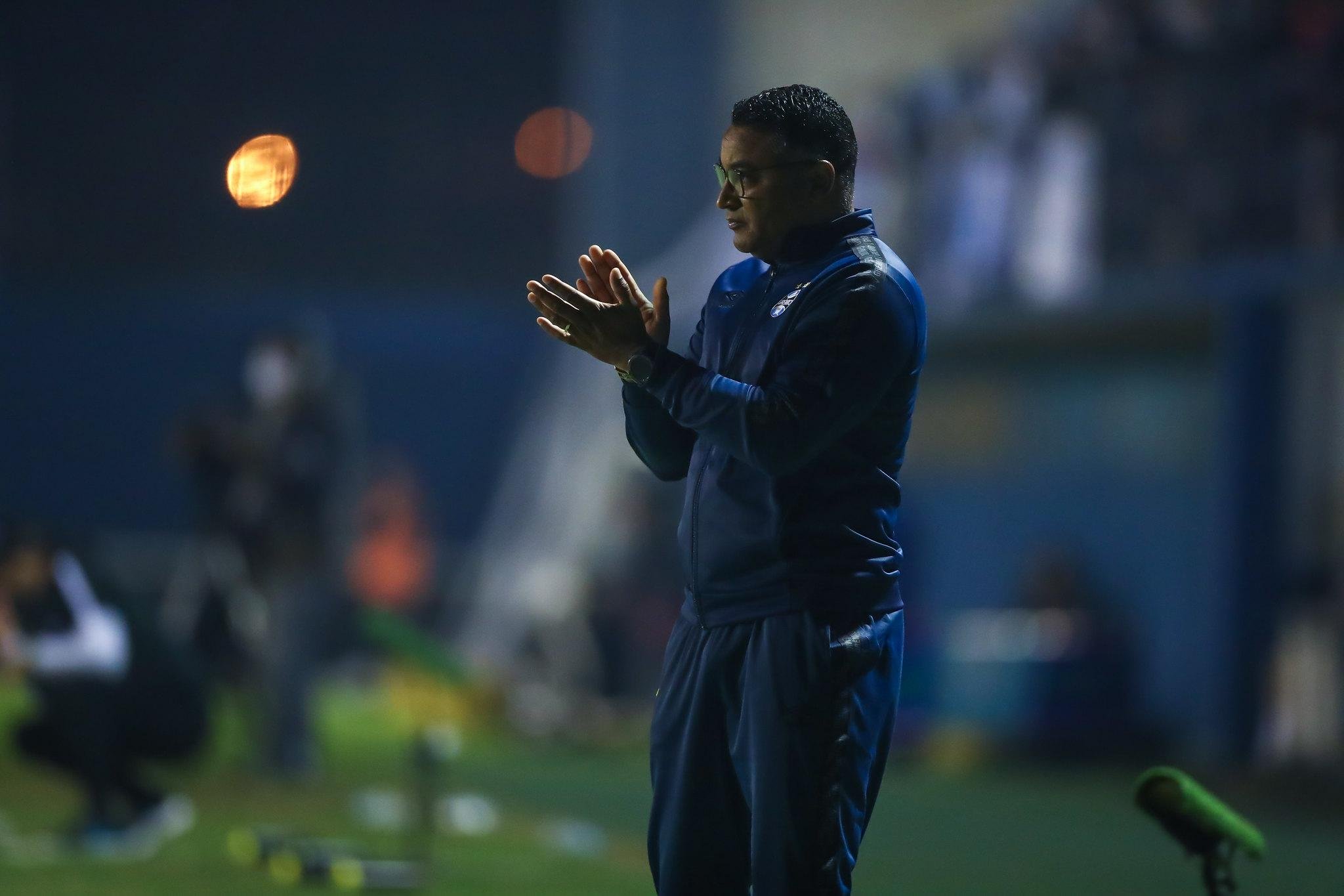 Roger Machado acredita que conquista pode ajudar a diminuir press&atilde;o pelos maus resultados na S&eacute;rie B