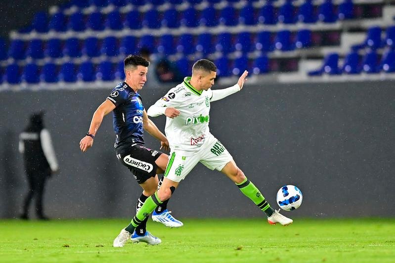 Am&eacute;rica-MG deu adeus aos torneios continentais