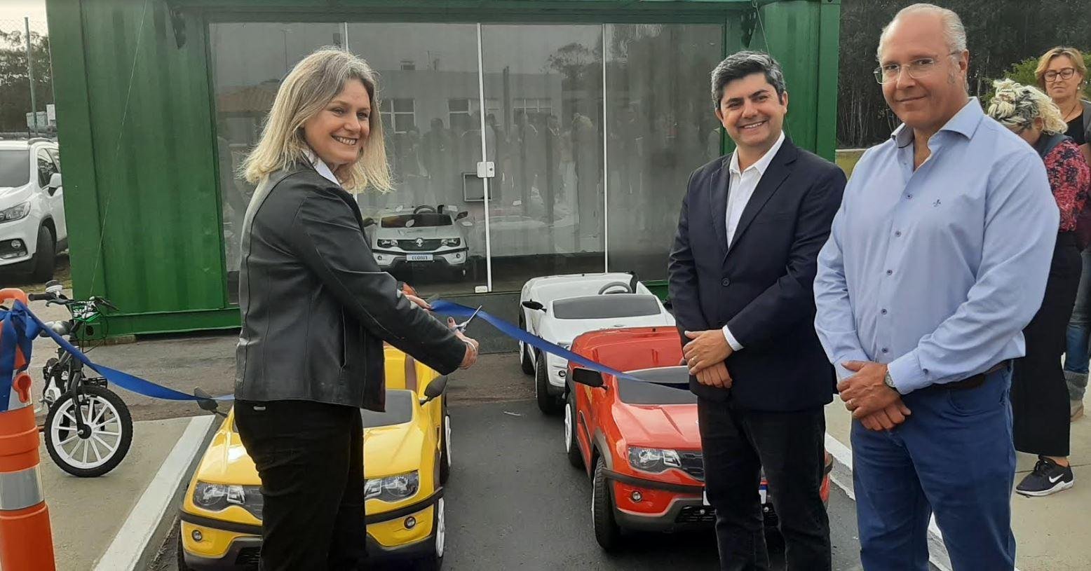 A inaugura&ccedil;&atilde;o da minipista ocorreu na sede da concession&aacute;ria Renault, na BR 116 e contou com a presen&ccedil;a de autoridades e convidados
