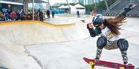 Marina Praxedes de Lima, 10, de São Paulo, herdou o amor do pai pelo skate.