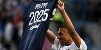 Mbappé renovou com o Paris Saint-Germain até 2025