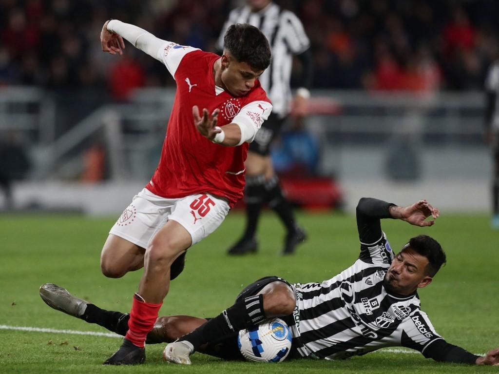 Cear&aacute; venceu por 2 a 0 na Argentina
