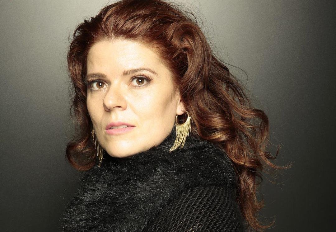 Eleita a melhor cantora de 2019 pelo site movimento.com, Tati Helene j&aacute; trabalhou com importantes nomes da cena l&iacute;rica europeia.