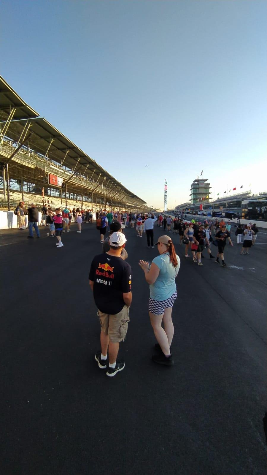 P&uacute;blico vive expectativa da Indy 500 no fim da reta