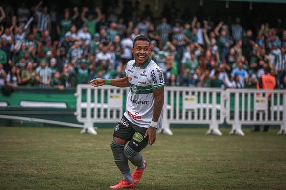 Igor Paix&atilde;o marcou o gol da vit&oacute;ria do Coritiba