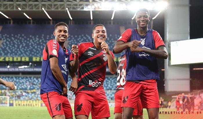 Vitor Roque garantiu a vit&oacute;ria do Furac&atilde;o na Arena Pantanal