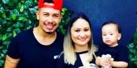 O cantor sertanejo Piettro Dias, de 29 anos, sua mulher, Taiane Silva, de 30 anos, e o filho do casal morreram neste sábado, dia 28, em um acidente de trânsito