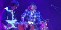 Johnny Depp ao lado do guitarrista Jeff Beck